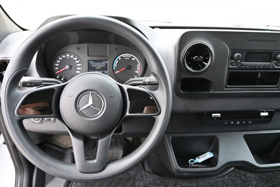 Mercedes-Benz eSprinter 312 L2H2 FWD 56 kWh Camera, Stoelverwarming