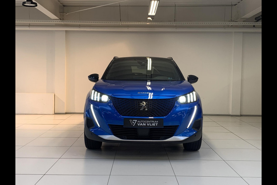 Peugeot e-2008 EV GT 50kWh 136pk 3-FASE SOH 99,8% | Alcantara | Navigatie | Elektrisch bedienbare bestuurdersstoel | Stoelverwarming | Warmtepomp | Achteruitrijcamera