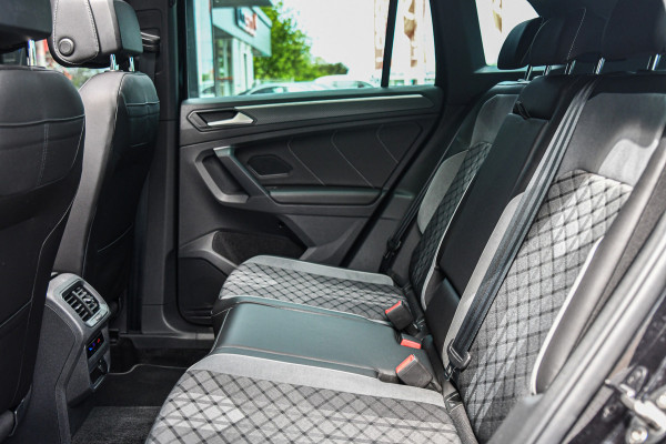 Volkswagen Tiguan 1.4 TSI eHybrid R-Line, Pano, ACC, IQ Lights, Camera, Carplay, Ambient, Dodeh, Stuurverw.!