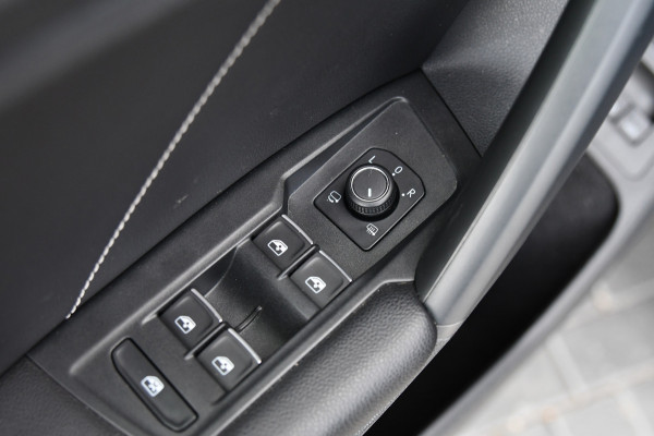 Volkswagen Tiguan 1.4 TSI eHybrid R-Line, Pano, ACC, IQ Lights, Camera, Carplay, Ambient, Dodeh, Stuurverw.!