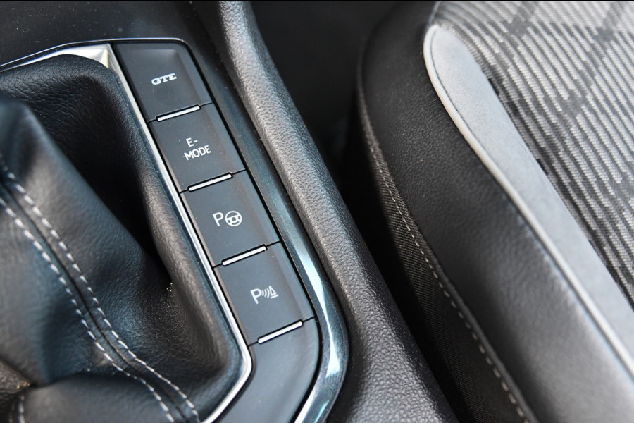 Volkswagen Tiguan 1.4 TSI eHybrid R-Line, Pano, ACC, IQ Lights, Camera, Carplay, Ambient, Dodeh, Stuurverw.!
