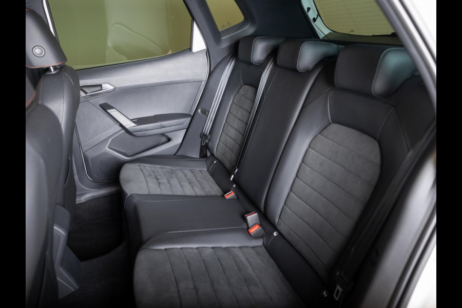 Seat Arona 1.0 TSI FR Business Connect / 110pk / Trekhaak / Dodehoek herkenning / Stoelverwarming /