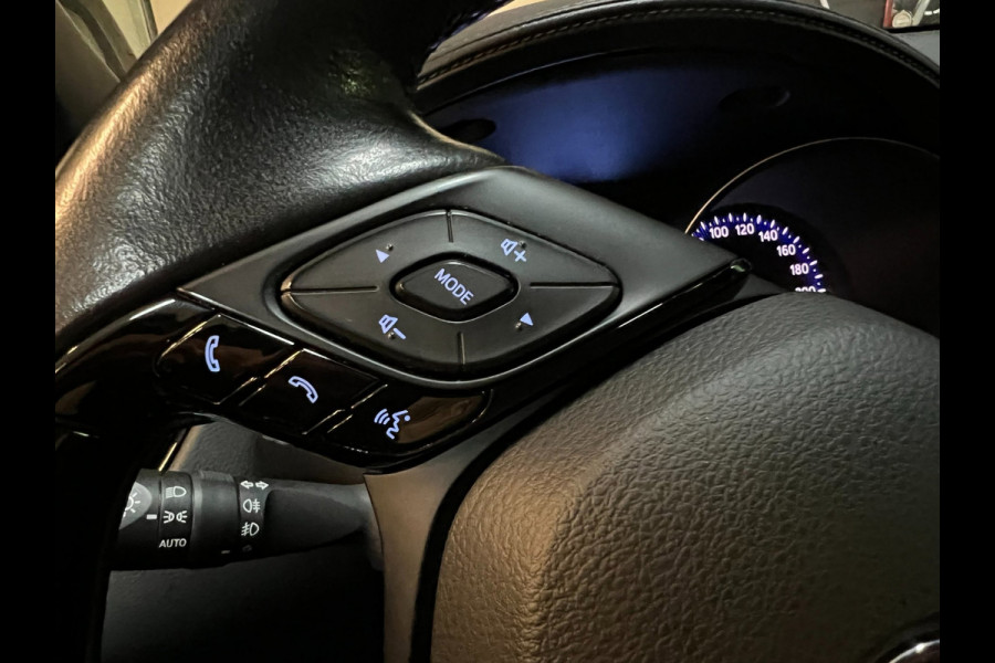 Toyota C-HR 1.8 Hybrid Bi-Tone NAVI/LED/DAB/CRUISE/ECC/PDC/CARPLAY/CAM///