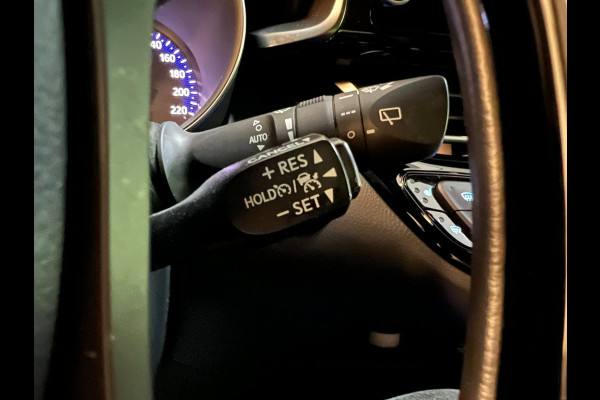Toyota C-HR 1.8 Hybrid Bi-Tone NAVI/LED/DAB/CRUISE/ECC/PDC/CARPLAY/CAM///