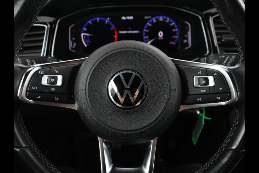 Volkswagen T-Roc 1.5 TSI Sport | Carplay | Virtual Cockpit | Full LED | Navigatie | Climate control | Parkeerhulp | 19'' lichtmetalen velgen | Bluetooth | Getint glas | Sportstuur