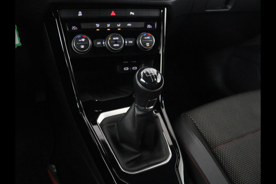 Volkswagen T-Roc 1.5 TSI Sport | Carplay | Virtual Cockpit | Full LED | Navigatie | Climate control | Parkeerhulp | 19'' lichtmetalen velgen | Bluetooth | Getint glas | Sportstuur