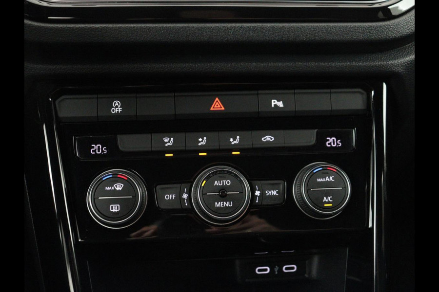 Volkswagen T-Roc 1.5 TSI Sport | Carplay | Virtual Cockpit | Full LED | Navigatie | Climate control | Parkeerhulp | 19'' lichtmetalen velgen | Bluetooth | Getint glas | Sportstuur