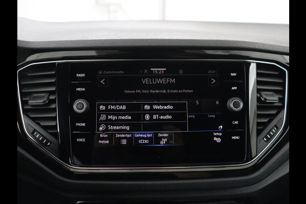 Volkswagen T-Roc 1.5 TSI Sport | Carplay | Virtual Cockpit | Full LED | Navigatie | Climate control | Parkeerhulp | 19'' lichtmetalen velgen | Bluetooth | Getint glas | Sportstuur