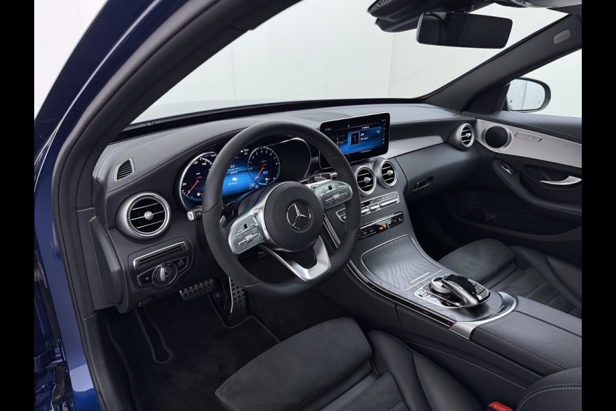 Mercedes-Benz C-Klasse Estate 300 EQ Hybrid Business Sol. AMG Night Ltd Panoramadak Trekhaak Navi 360°Camera Stoelverwarming Apple Carplay Android Auto Matrix Led Lmv Privacy Glas Elek. Privacy Glas Bluetooth Elek.Achterklep Led 1.800KG Trekgewicht 1e Eigenaar Dealeronderhouden Origineel Nederlandse Auto