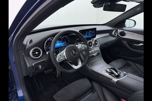 Mercedes-Benz C-Klasse Estate 300 EQ Hybrid Business Sol. AMG Night Ltd Panoramadak Trekhaak Navi 360°Camera Stoelverwarming Apple Carplay Android Auto Matrix Led Lmv Privacy Glas Elek. Privacy Glas Bluetooth Elek.Achterklep Led 1.800KG Trekgewicht 1e Eigenaar Dealeronderhouden Origineel Nederlandse Auto