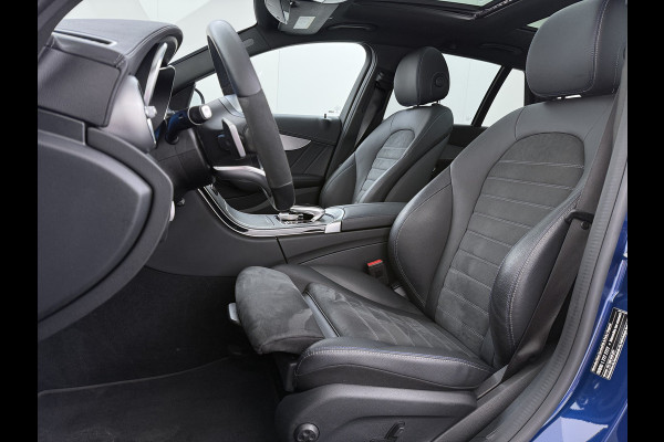 Mercedes-Benz C-Klasse Estate 300 EQ Hybrid Business Sol. AMG Night Ltd Panoramadak Trekhaak Navi 360°Camera Stoelverwarming Apple Carplay Android Auto Matrix Led Lmv Privacy Glas Elek. Privacy Glas Bluetooth Elek.Achterklep Led 1.800KG Trekgewicht 1e Eigenaar Dealeronderhouden Origineel Nederlandse Auto
