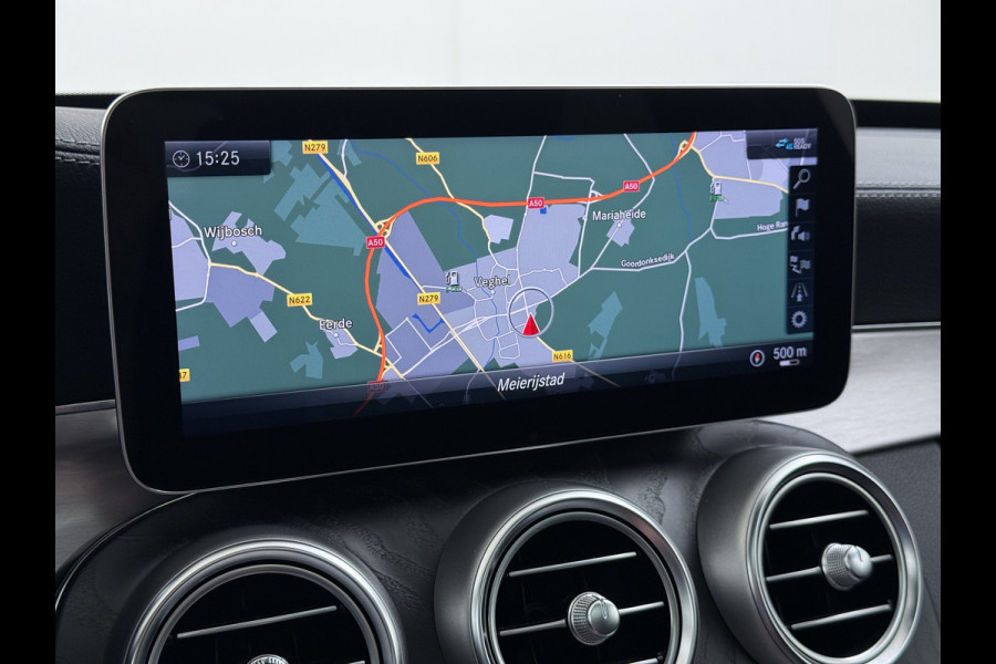 Mercedes-Benz C-Klasse Estate 300 EQ Hybrid Business Sol. AMG Night Ltd Panoramadak Trekhaak Navi 360°Camera Stoelverwarming Apple Carplay Android Auto Matrix Led Lmv Privacy Glas Elek. Privacy Glas Bluetooth Elek.Achterklep Led 1.800KG Trekgewicht 1e Eigenaar Dealeronderhouden Origineel Nederlandse Auto