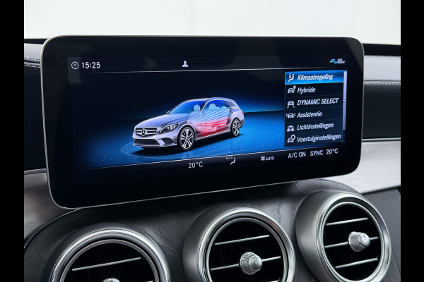 Mercedes-Benz C-Klasse Estate 300 EQ Hybrid Business Sol. AMG Night Ltd Panoramadak Trekhaak Navi 360°Camera Stoelverwarming Apple Carplay Android Auto Matrix Led Lmv Privacy Glas Elek. Privacy Glas Bluetooth Elek.Achterklep Led 1.800KG Trekgewicht 1e Eigenaar Dealeronderhouden Origineel Nederlandse Auto