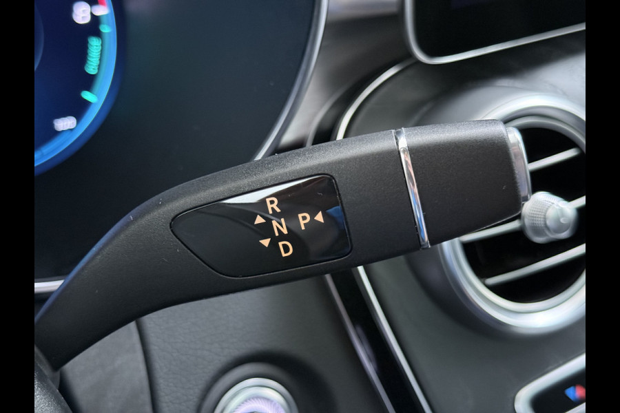 Mercedes-Benz C-Klasse Estate 300 EQ Hybrid Business Sol. AMG Night Ltd Panoramadak Trekhaak Navi 360°Camera Stoelverwarming Apple Carplay Android Auto Matrix Led Lmv Privacy Glas Elek. Privacy Glas Bluetooth Elek.Achterklep Led 1.800KG Trekgewicht 1e Eigenaar Dealeronderhouden Origineel Nederlandse Auto