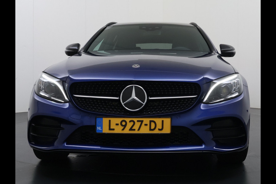 Mercedes-Benz C-Klasse Estate 300 EQ Hybrid Business Sol. AMG Night Ltd Panoramadak Trekhaak Navi 360°Camera Stoelverwarming Apple Carplay Android Auto Matrix Led Lmv Privacy Glas Elek. Privacy Glas Bluetooth Elek.Achterklep Led 1.800KG Trekgewicht 1e Eigenaar Dealeronderhouden Origineel Nederlandse Auto
