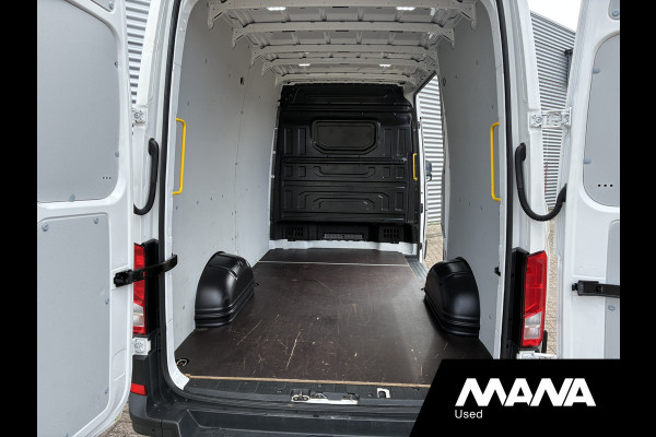 Volkswagen Crafter 35 2.0 TDI L3H3 Automaat Cruise Airco Sensoren