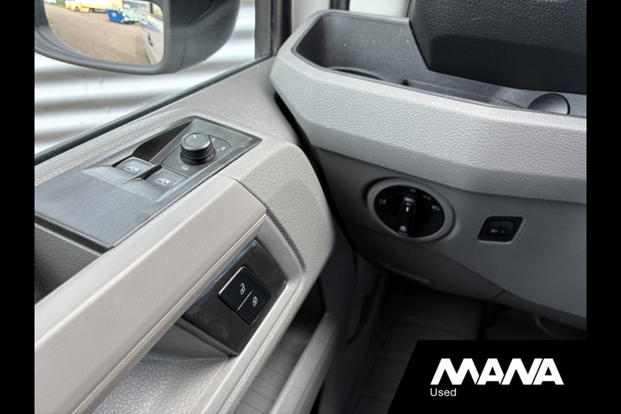 Volkswagen Crafter 35 2.0 TDI L3H3 Automaat Cruise Airco Sensoren