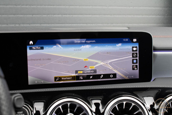 Mercedes-Benz CLA-Klasse 200 AMG Pano Memory Camera Sfeer