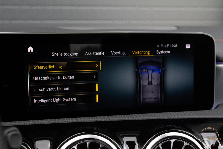 Mercedes-Benz CLA-Klasse 200 AMG Pano Memory Camera Sfeer