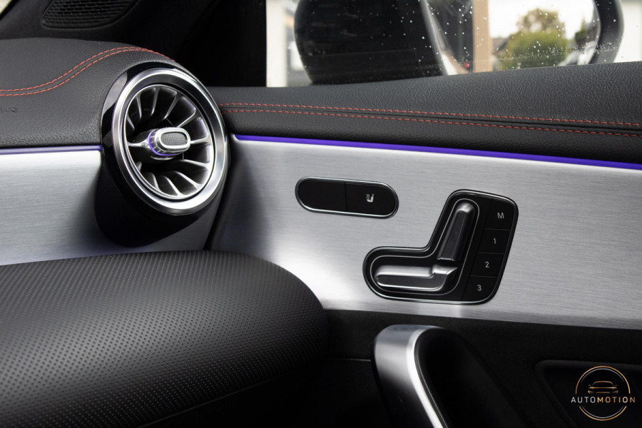 Mercedes-Benz CLA-Klasse 200 AMG Pano Memory Camera Sfeer