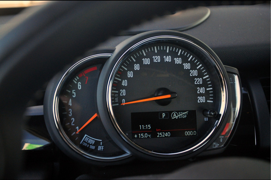 MINI Mini 1.5 Cooper 60 Years Edition | 25.000 km! | 1e eigenaar van juli 2019 | HK-Audio | Head Up | Panoramadak