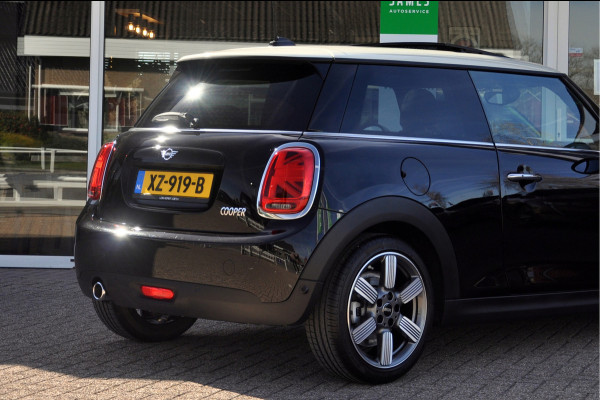 MINI Mini 1.5 Cooper 60 Years Edition | 25.000 km! | 1e eigenaar van juli 2019 | HK-Audio | Head Up | Panoramadak