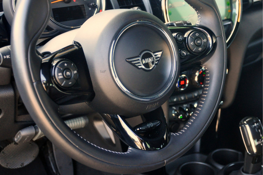 MINI Mini 1.5 Cooper 60 Years Edition | 25.000 km! | 1e eigenaar van juli 2019 | HK-Audio | Head Up | Panoramadak