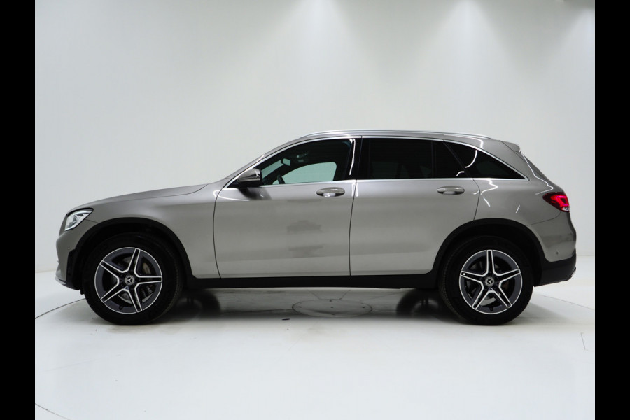 Mercedes-Benz GLC 300e 4MATIC AMG | Leder | Trekhaak | Virtual | Camera | Memory | Sportstuur | Donkere Hemel | Carplay