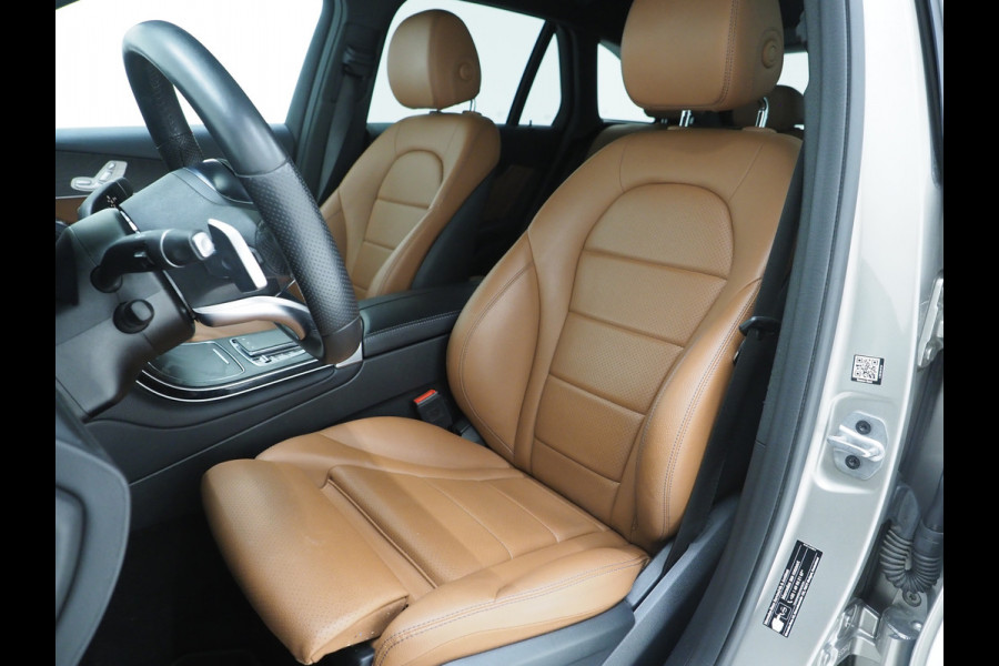 Mercedes-Benz GLC 300e 4MATIC AMG | Leder | Trekhaak | Virtual | Camera | Memory | Sportstuur | Donkere Hemel | Carplay