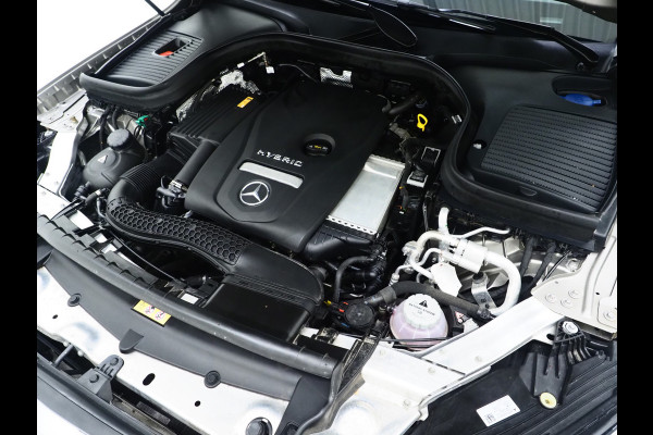 Mercedes-Benz GLC 300e 4MATIC AMG | Leder | Trekhaak | Virtual | Camera | Memory | Sportstuur | Donkere Hemel | Carplay