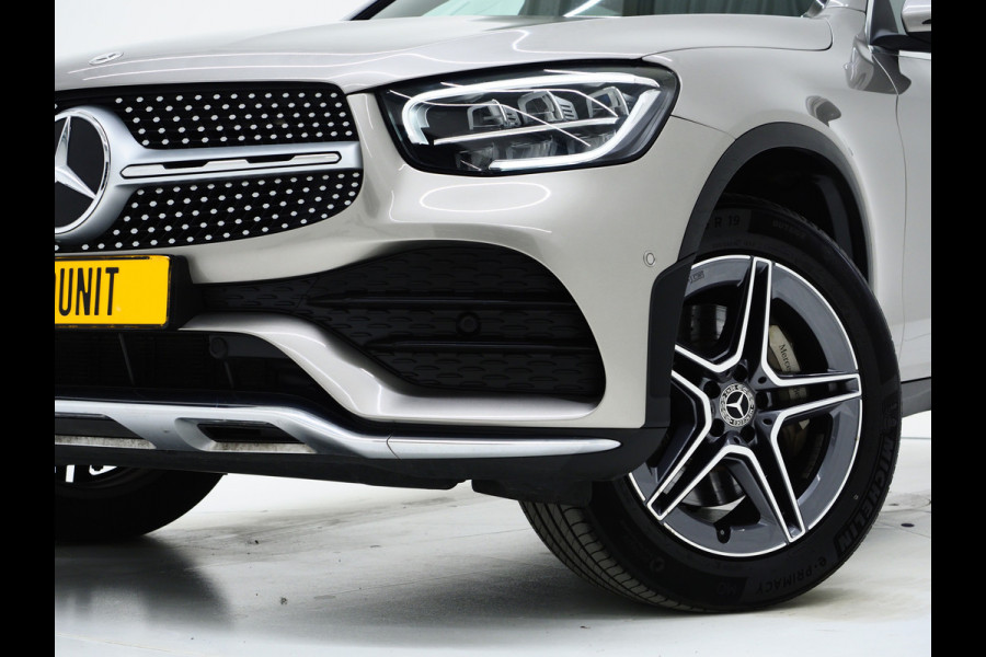 Mercedes-Benz GLC 300e 4MATIC AMG | Leder | Trekhaak | Virtual | Camera | Memory | Sportstuur | Donkere Hemel | Carplay