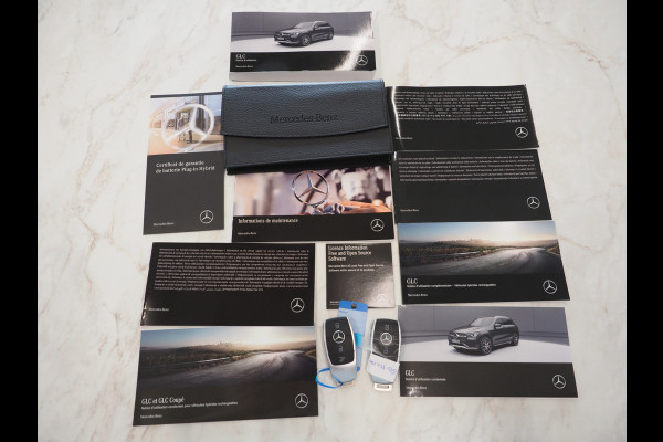 Mercedes-Benz GLC 300e 4MATIC AMG | Leder | Trekhaak | Virtual | Camera | Memory | Sportstuur | Donkere Hemel | Carplay