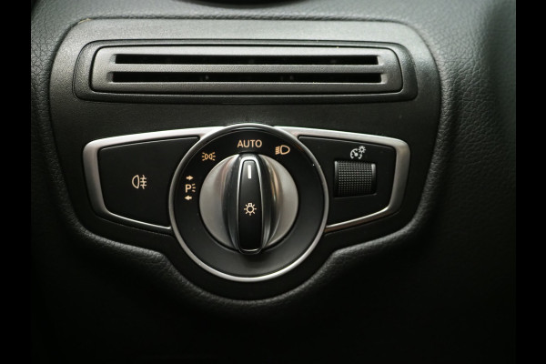 Mercedes-Benz GLC 300e 4MATIC AMG | Leder | Trekhaak | Virtual | Camera | Memory | Sportstuur | Donkere Hemel | Carplay