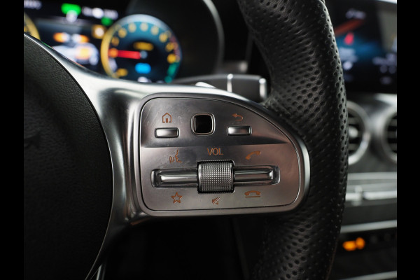 Mercedes-Benz GLC 300e 4MATIC AMG | Leder | Trekhaak | Virtual | Camera | Memory | Sportstuur | Donkere Hemel | Carplay