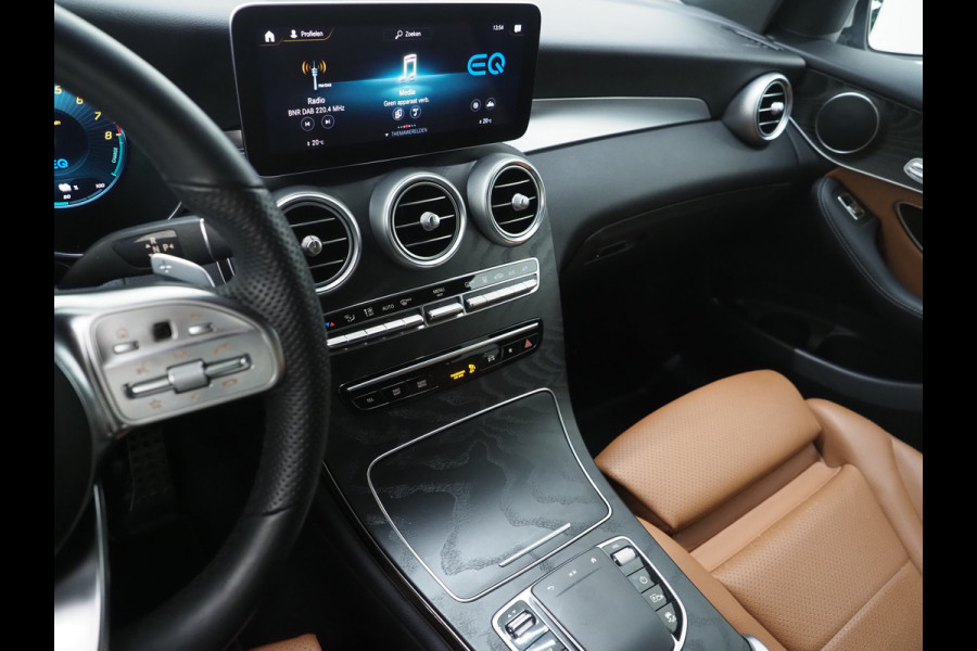 Mercedes-Benz GLC 300e 4MATIC AMG | Leder | Trekhaak | Virtual | Camera | Memory | Sportstuur | Donkere Hemel | Carplay