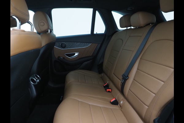 Mercedes-Benz GLC 300e 4MATIC AMG | Leder | Trekhaak | Virtual | Camera | Memory | Sportstuur | Donkere Hemel | Carplay