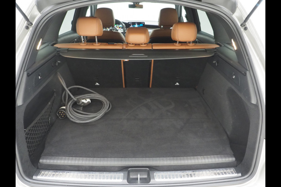 Mercedes-Benz GLC 300e 4MATIC AMG | Leder | Trekhaak | Virtual | Camera | Memory | Sportstuur | Donkere Hemel | Carplay