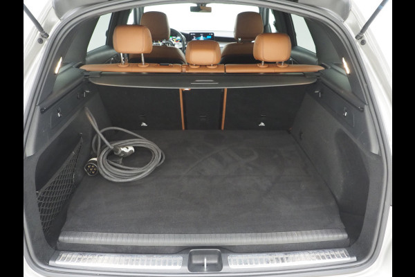 Mercedes-Benz GLC 300e 4MATIC AMG | Leder | Trekhaak | Virtual | Camera | Memory | Sportstuur | Donkere Hemel | Carplay