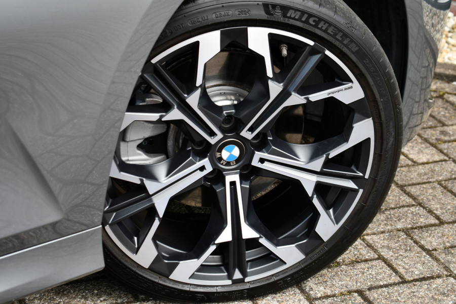 BMW 3 Serie Touring 330e xDrive M-Sport Pano El-zetels HUD 360-cam LCI-2
