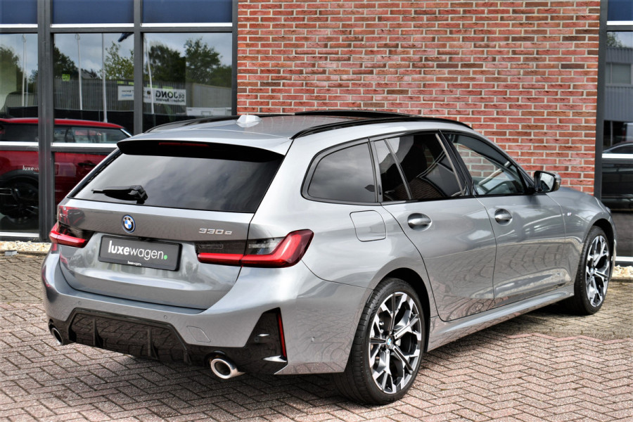 BMW 3 Serie Touring 330e xDrive M-Sport Pano El-zetels HUD 360-cam LCI-2