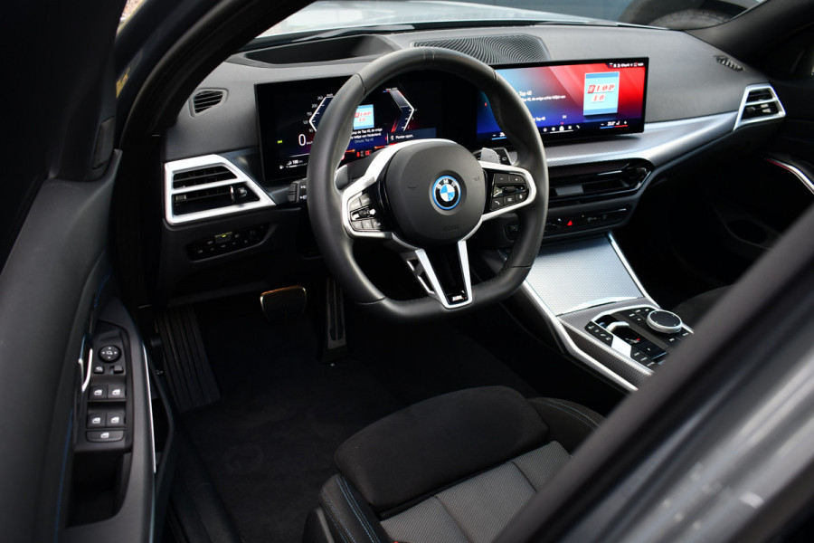 BMW 3 Serie Touring 330e xDrive M-Sport Pano El-zetels HUD 360-cam LCI-2