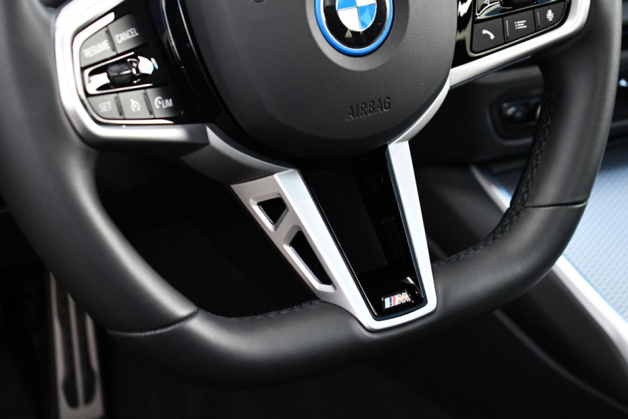 BMW 3 Serie Touring 330e xDrive M-Sport Pano El-zetels HUD 360-cam LCI-2
