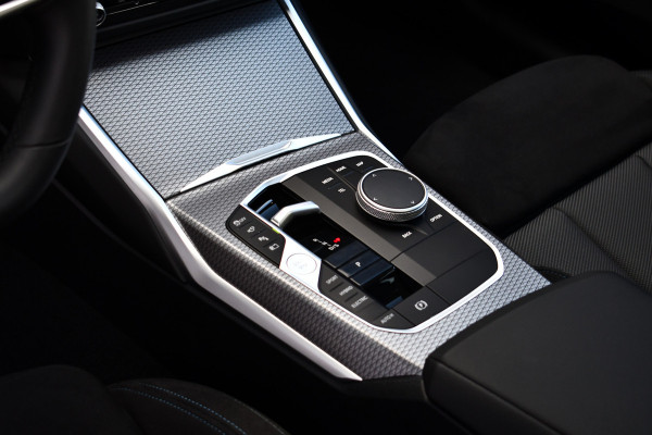 BMW 3 Serie Touring 330e xDrive M-Sport Pano El-zetels HUD 360-cam LCI-2
