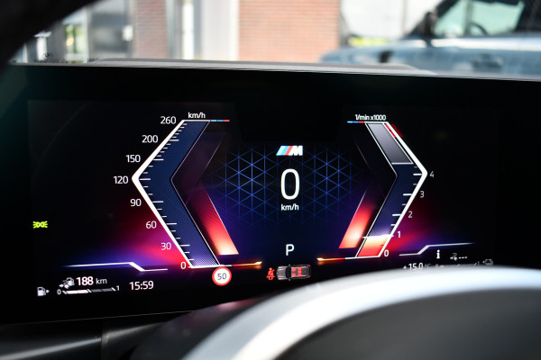 BMW 3 Serie Touring 330e xDrive M-Sport Pano El-zetels HUD 360-cam LCI-2