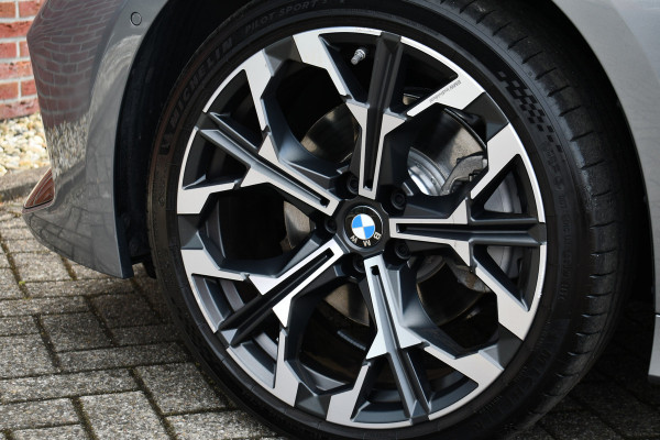 BMW 3 Serie Touring 330e xDrive M-Sport Pano El-zetels HUD 360-cam LCI-2