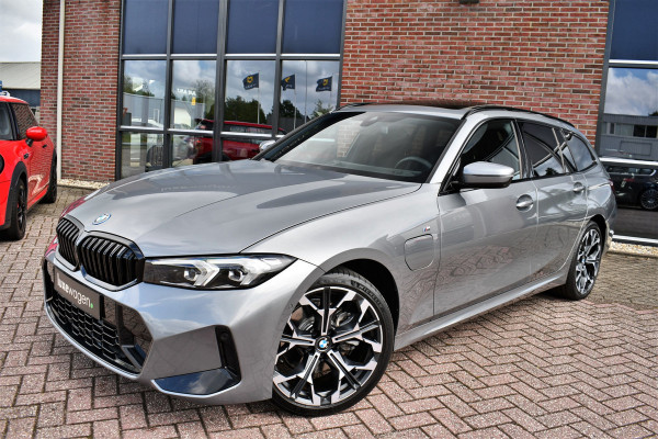 BMW 3 Serie Touring 330e xDrive M-Sport Pano El-zetels HUD 360-cam LCI-2