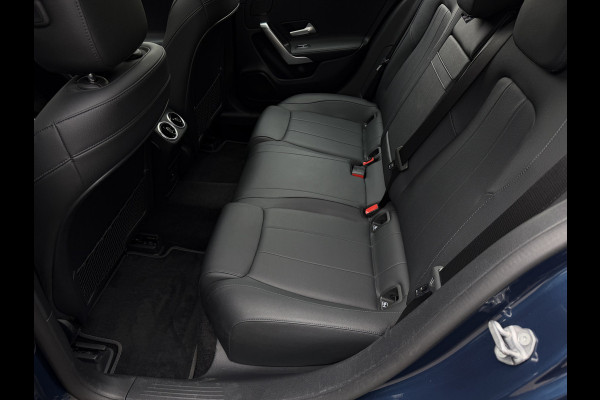 Mercedes-Benz A-Klasse 250 e Business Solution Luxury / Keyless / Trekhaak (1.600KG) / Panodak / Camera / Elek. Stoelen /
