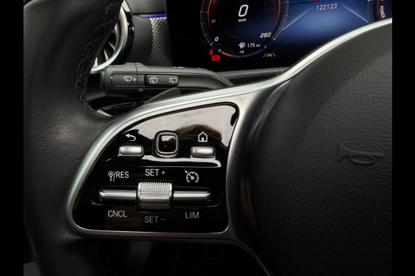 Mercedes-Benz A-Klasse 250 e Business Solution Luxury / Keyless / Trekhaak (1.600KG) / Panodak / Camera / Elek. Stoelen /