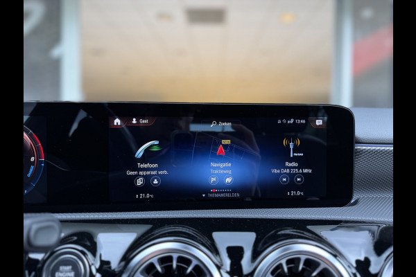 Mercedes-Benz A-Klasse 250 e Business Solution Luxury / Keyless / Trekhaak (1.600KG) / Panodak / Camera / Elek. Stoelen /