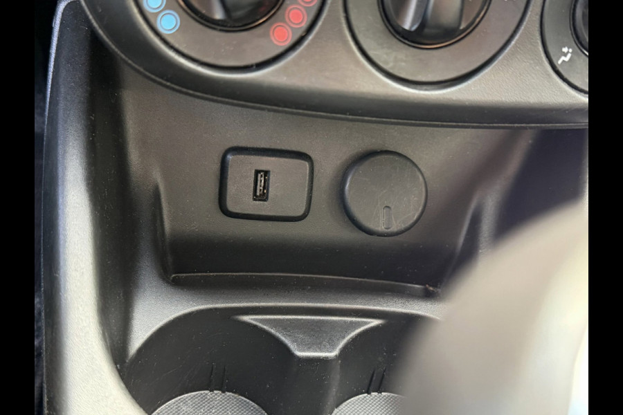 Opel Corsa 1.0 Turbo Edition - Navigatie I Airco I PDC I Sport velgen I Comfort pakket I Dealer onderhouden